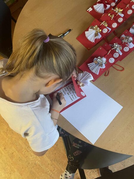 b1405adb-6093-4043-85e5-0b8df4dd4794 b1405adb-6093-4043-85e5-0b8df4dd4794